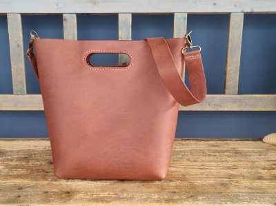 galerie/001 Taschen/001 Alia/resized/T0329 (2024-02-26) 1_small.jpg